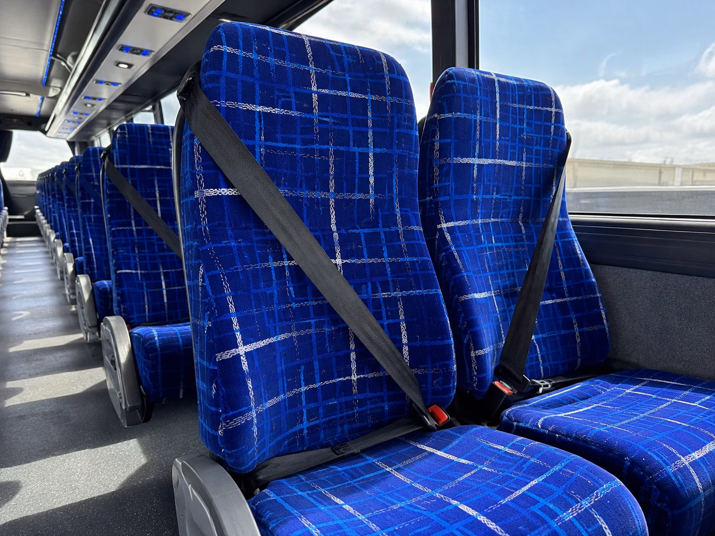 charter buses for livonia government delegations to lansing and wayne county