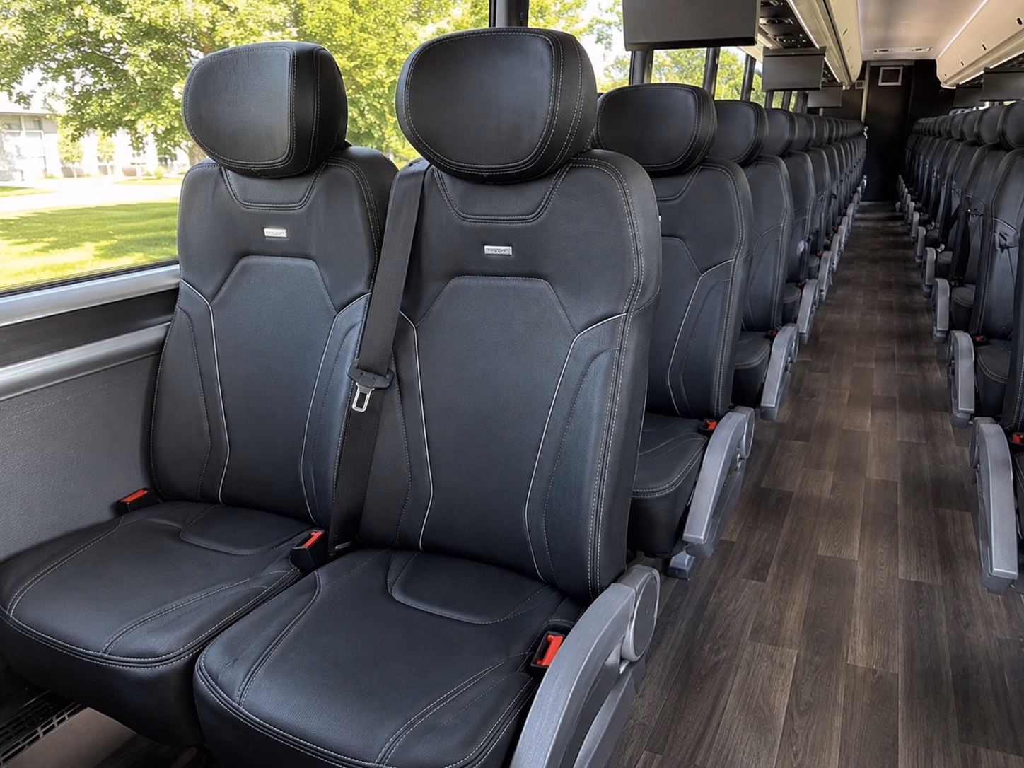 farmington hills long distance charter buses to and from farmington hills